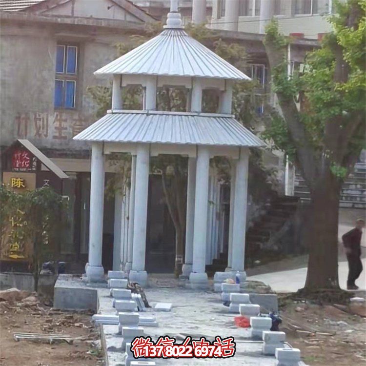 精美大理石雕刻二層涼亭，為農村文化廣場添彩