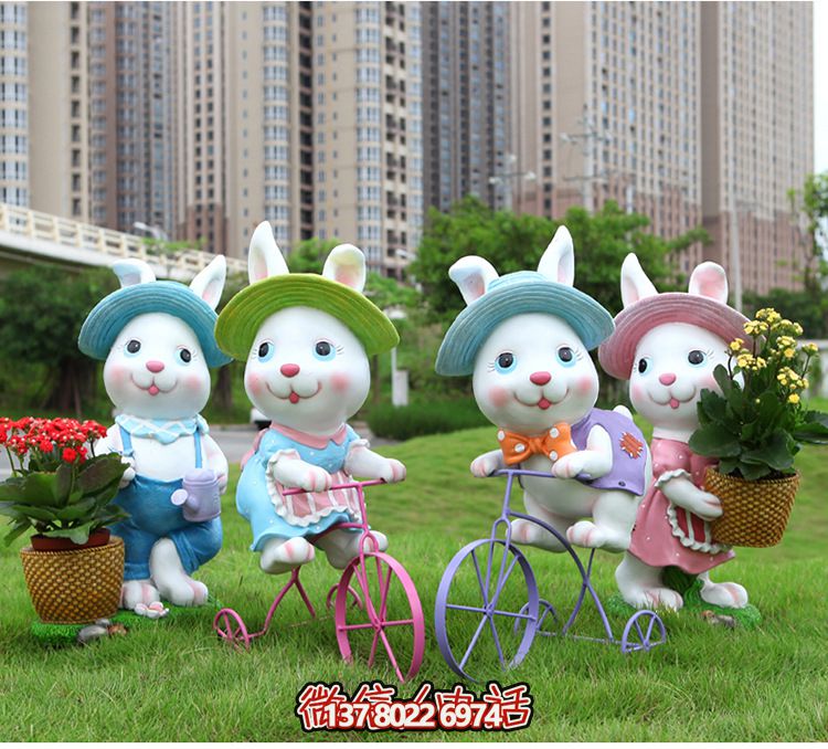 可愛兔子雕塑，為您的草坪添彩