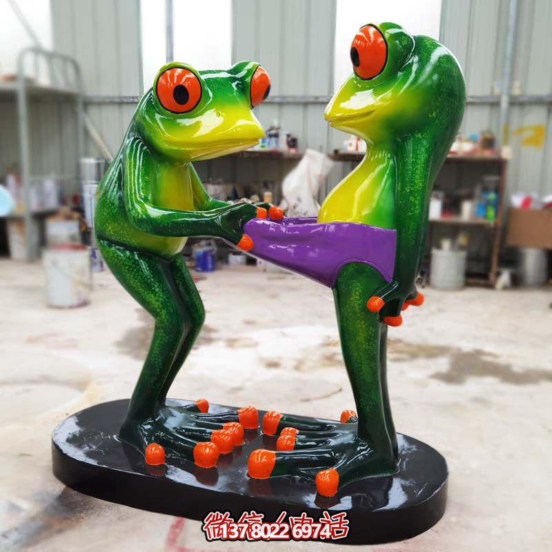 逗趣玻璃鋼青蛙雕塑，為景區增色不只