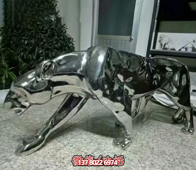 不銹鋼鏡面拋光雕塑——金錢(qián)豹行走 不銹鋼鏡面拋光雕塑——金錢(qián)豹行走