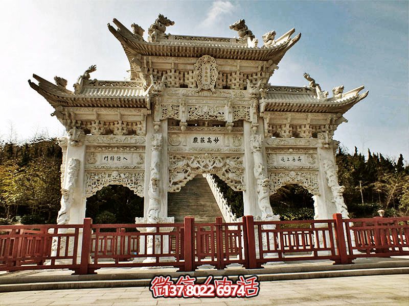 南海砥柱高莊嚴，漢白玉精美浮雕